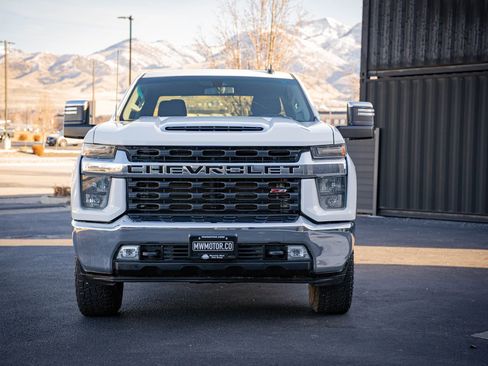 Used 2023 Chevrolet Silverado 2500 LT w/ Convenience Package image 3