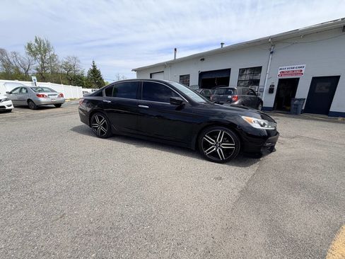 Used 2017 Honda Accord Sport image 58