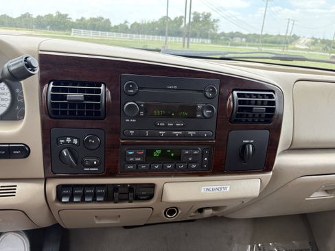 Used 2006 Ford F350 King Ranch AWD/4WD image 12