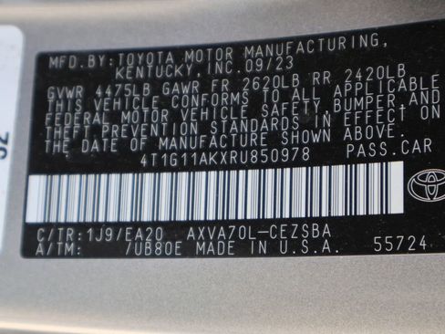 Used 2024 Toyota Camry SE image 34