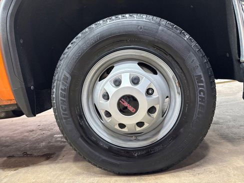 Used 2020 GMC Sierra 3500 2WD Regular Cab w/ Fleet Convenience Package image 33