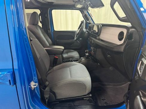 Used 2024 Jeep Wrangler Willys image 37