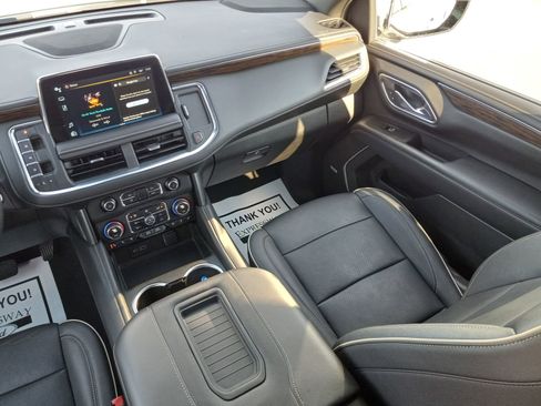 Used 2023 Chevrolet Suburban Premier image 19