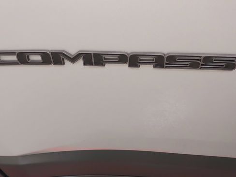 New 2026 Jeep Compass Latitude image 32