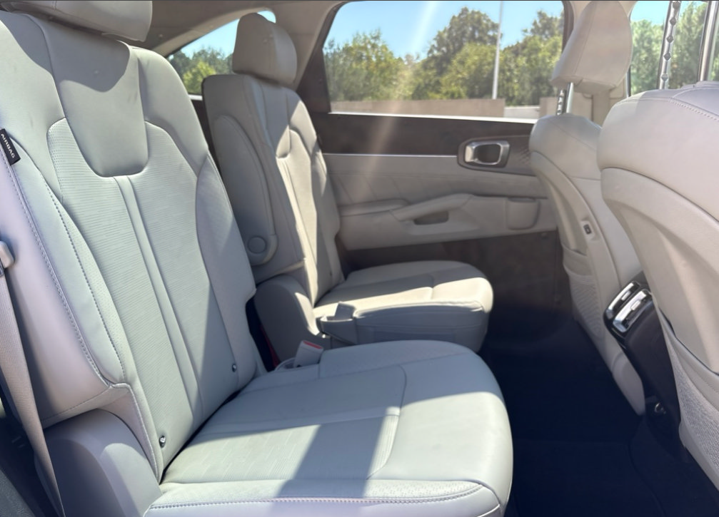 Used 2024 Kia Sorento FWD image 17