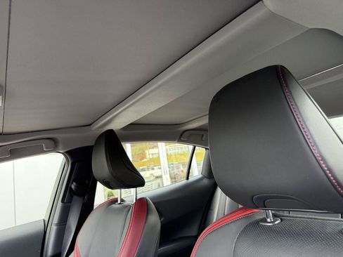 Used 2025 Toyota Prius Plug-In Hybrid FWD image 14
