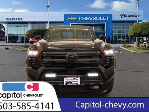 Used 2024 Toyota Tacoma SR5 AWD/4WD image 8