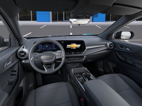 New 2026 Chevrolet Equinox LT w/ Safety and Technology Package FWD image 15