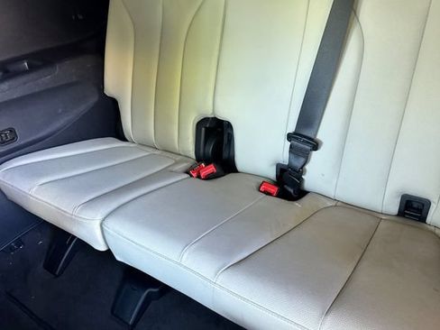 Used 2024 Hyundai Palisade Limited FWD image 14