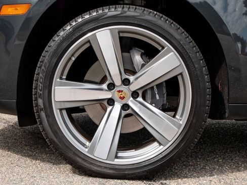 Used 2024 Porsche Macan image 19