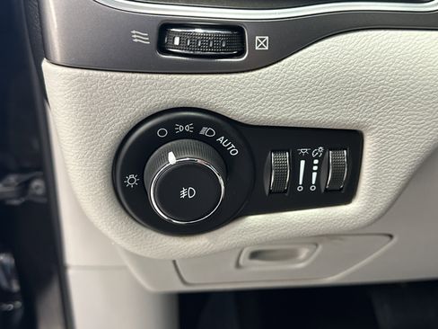 Used 2021 Jeep Cherokee Latitude Lux image 21