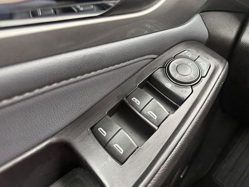 Used 2018 Chevrolet Traverse LT w/ LPO, Floor Liner Package AWD/4WD image 28