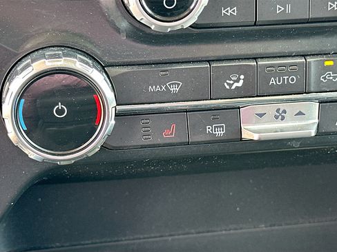 Used 2022 Ford F150 XLT w/ Equipment Group 302A High AWD/4WD image 19