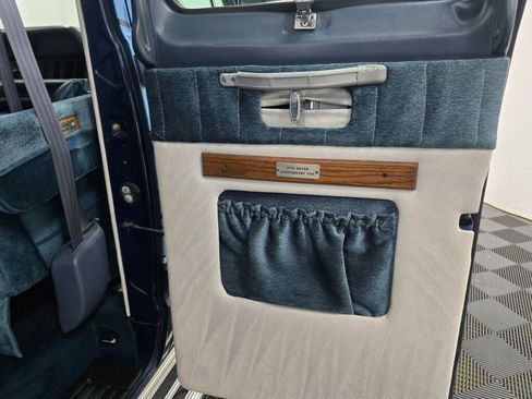 Used 1991 Dodge B2500 image 74