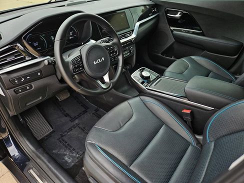 Used 2022 Kia Niro EX Premium image 23