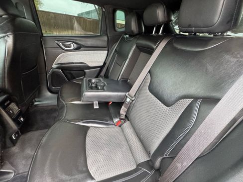 Used 2023 Jeep Compass Latitude image 28