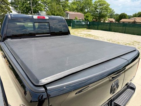 Used 2022 RAM 1500 Laramie AWD/4WD image 14
