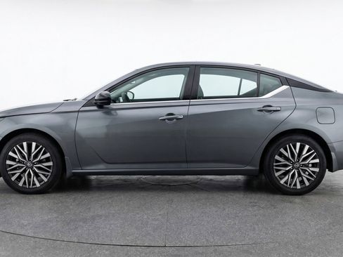 Used 2025 Nissan Altima 2.5 SV FWD image 5