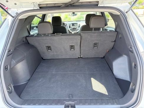 Used 2022 Chevrolet Equinox LS w/ LS Convenience Package FWD image 27