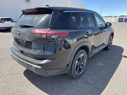 Used 2024 Nissan Rogue SV FWD image 5