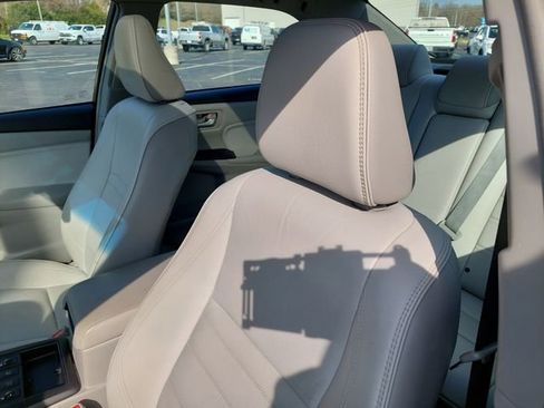 Used 2017 Toyota Camry XLE w/ Moonroof Package image 23