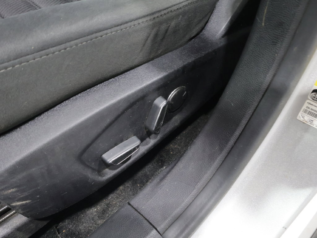 Used 2017 Ford Fusion SE FWD image 21