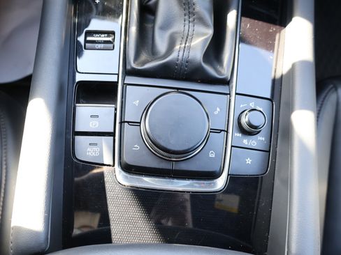 Used 2019 MAZDA MAZDA3 w/Preferred Pkg image 31