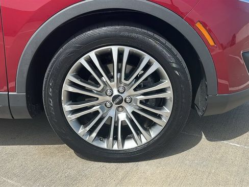 Used 2017 Lincoln MKX Reserve w/ Lincoln MKX Climate Package FWD image 18