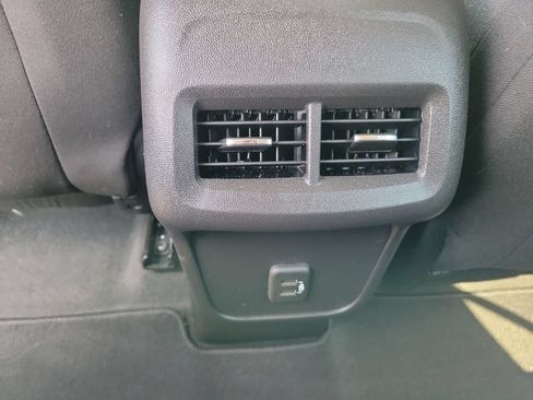 Used 2024 Chevrolet Equinox LS w/ LS Convenience Package AWD/4WD image 30