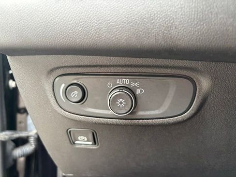 Used 2024 GMC Terrain SLE w/ Driver Convenience Package FWD image 32