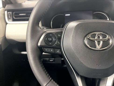 Used 2025 Toyota RAV4 XLE image 23