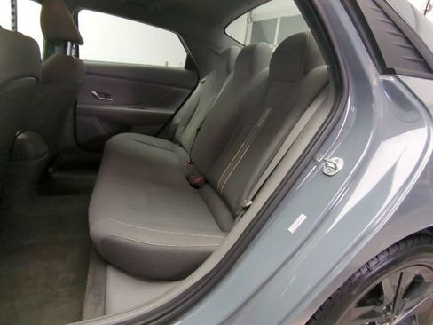 Used 2021 Hyundai Elantra SEL FWD image 25