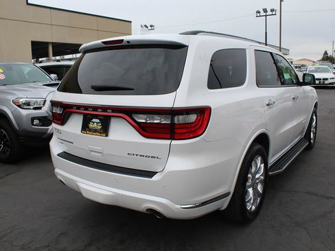 Used 2017 Dodge Durango Citadel w/ Premium Entertainment Group AWD/4WD image 7