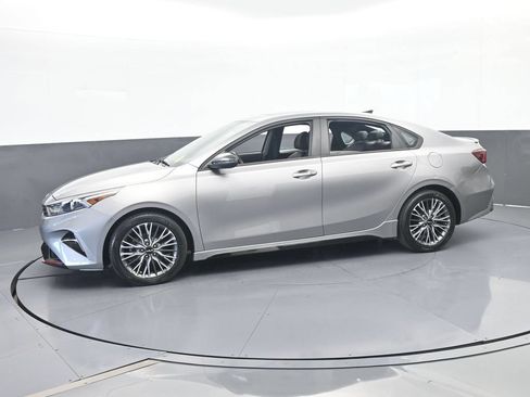 Used 2023 Kia Forte GT-Line w/ GT-Line Premium Package FWD image 2
