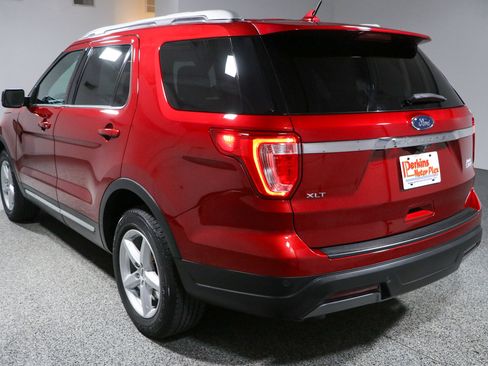 Used 2019 Ford Explorer XLT w/ Equipment Group 202A FWD image 9