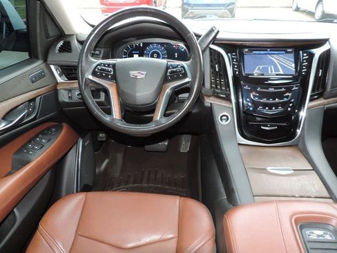 Used 2020 Cadillac Escalade Luxury image 19