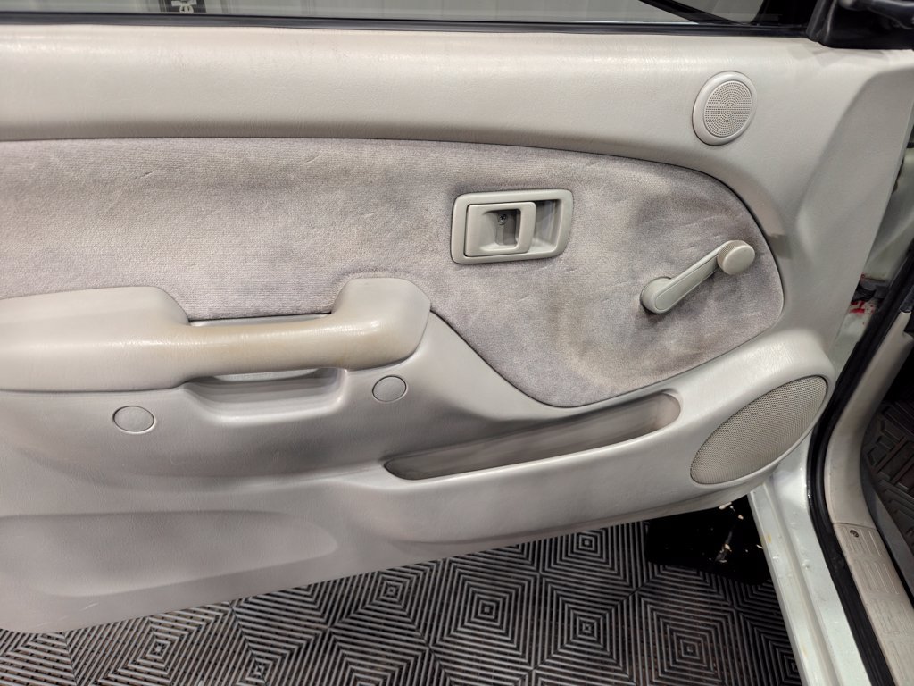 Used 2001 Toyota Tacoma 4x4 Regular Cab w/ Enhancement Pkg image 27