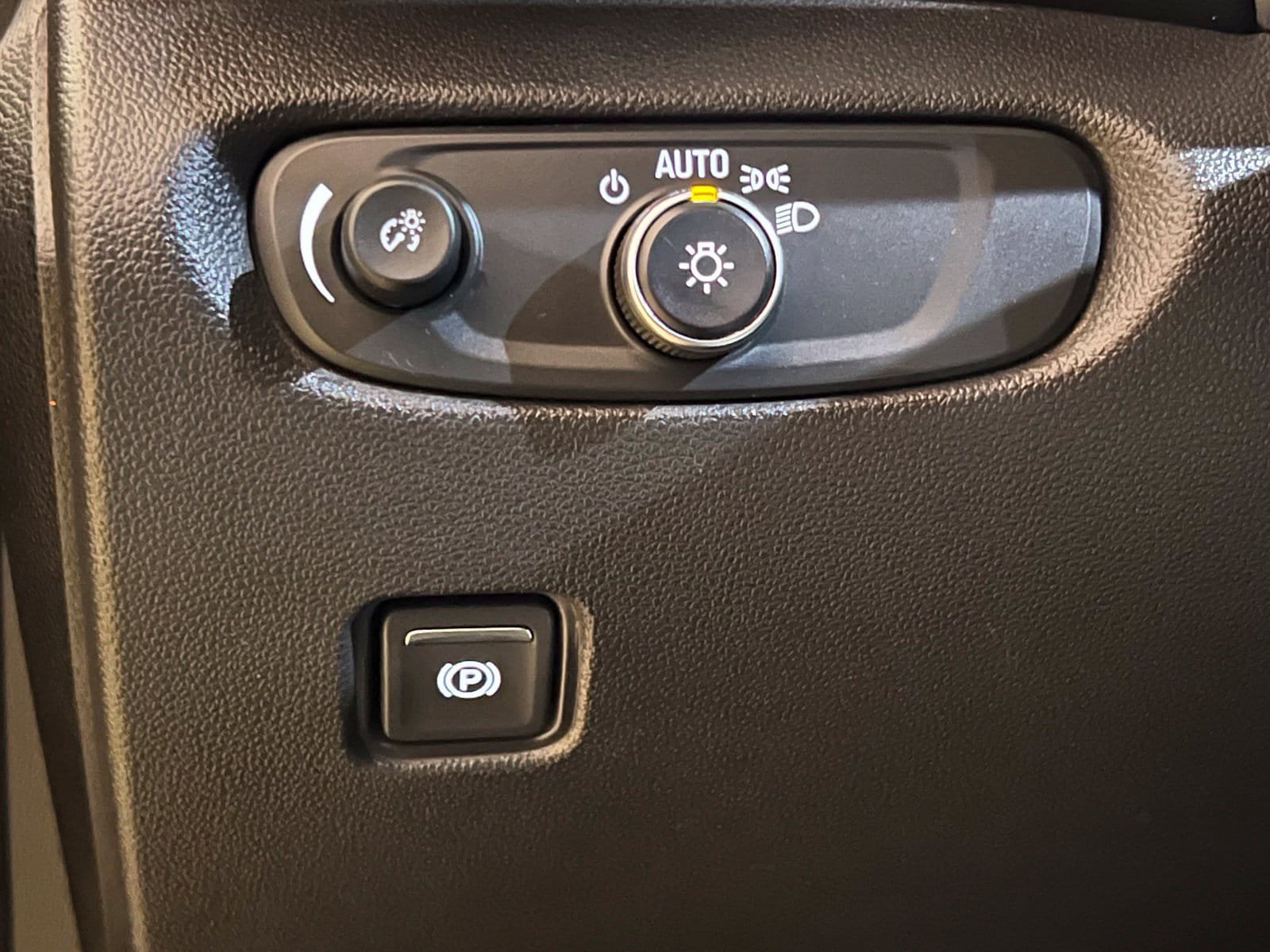 Used 2019 Chevrolet Blazer LT FWD image 22