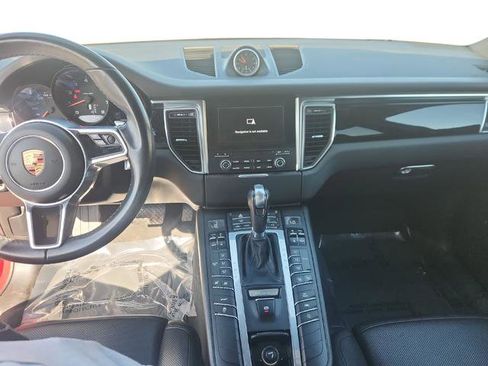Used 2018 Porsche Macan AWD/4WD image 17