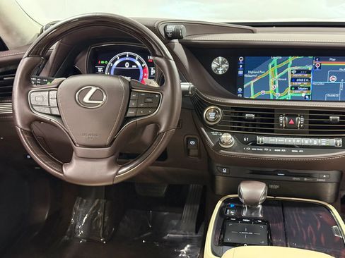 Used 2018 Lexus LS 500 AWD w/ Interior Upgrade Package image 23