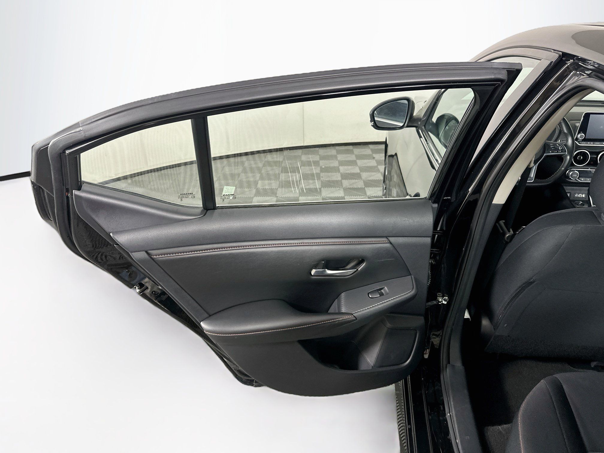 Used 2025 Nissan Sentra SR FWD image 25