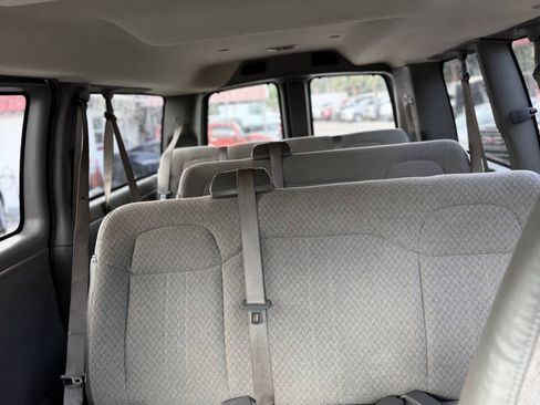 Used 2017 Chevrolet Express 2500 LT w/ LT Preferred Equipment Group RWD image 20