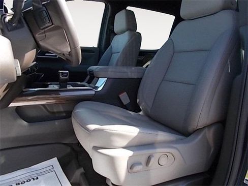 New 2024 Chevrolet Silverado 1500 LT w/ Z71 Off-Road Package image 8