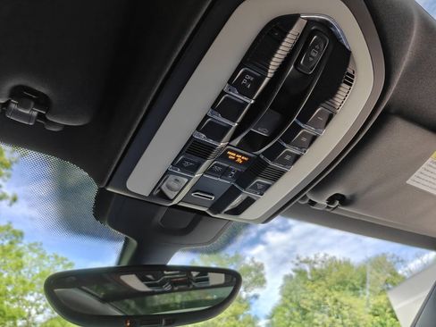 Used 2013 Porsche Cayenne Diesel AWD/4WD image 36