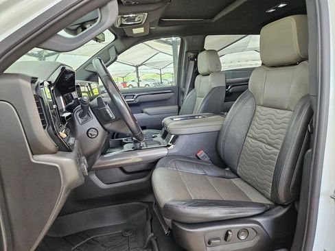 Used 2022 Chevrolet Silverado 1500 ZR2 w/ Technology Package image 26