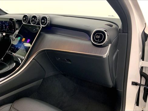 Used 2026 Mercedes-Benz GLC 300 image 28