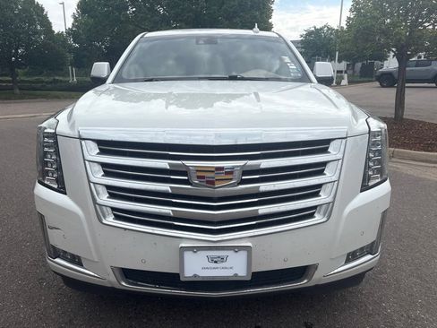 Used 2018 Cadillac Escalade Platinum AWD/4WD image 8