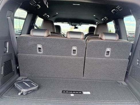 New 2026 Nissan Armada SL w/ Captain's Chari Seat Package image 18