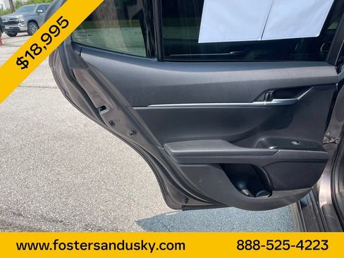 Used 2018 Toyota Camry SE FWD image 16