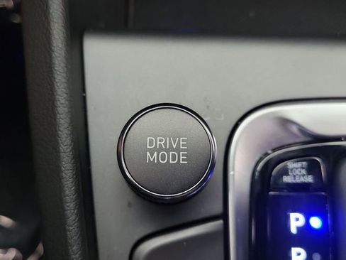 Used 2022 Hyundai Kona SEL image 11